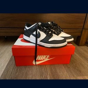 Nike panda dunks size 7 women’s / 5.5y